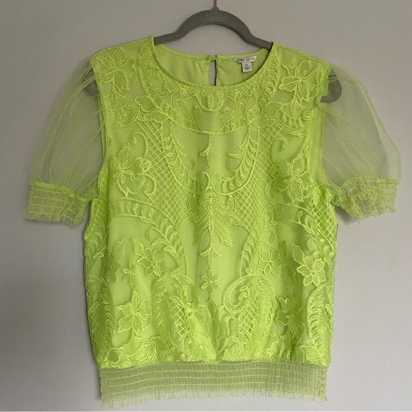 Lacy lime green top with see through cap sleeves. - Picture 1 of 4
